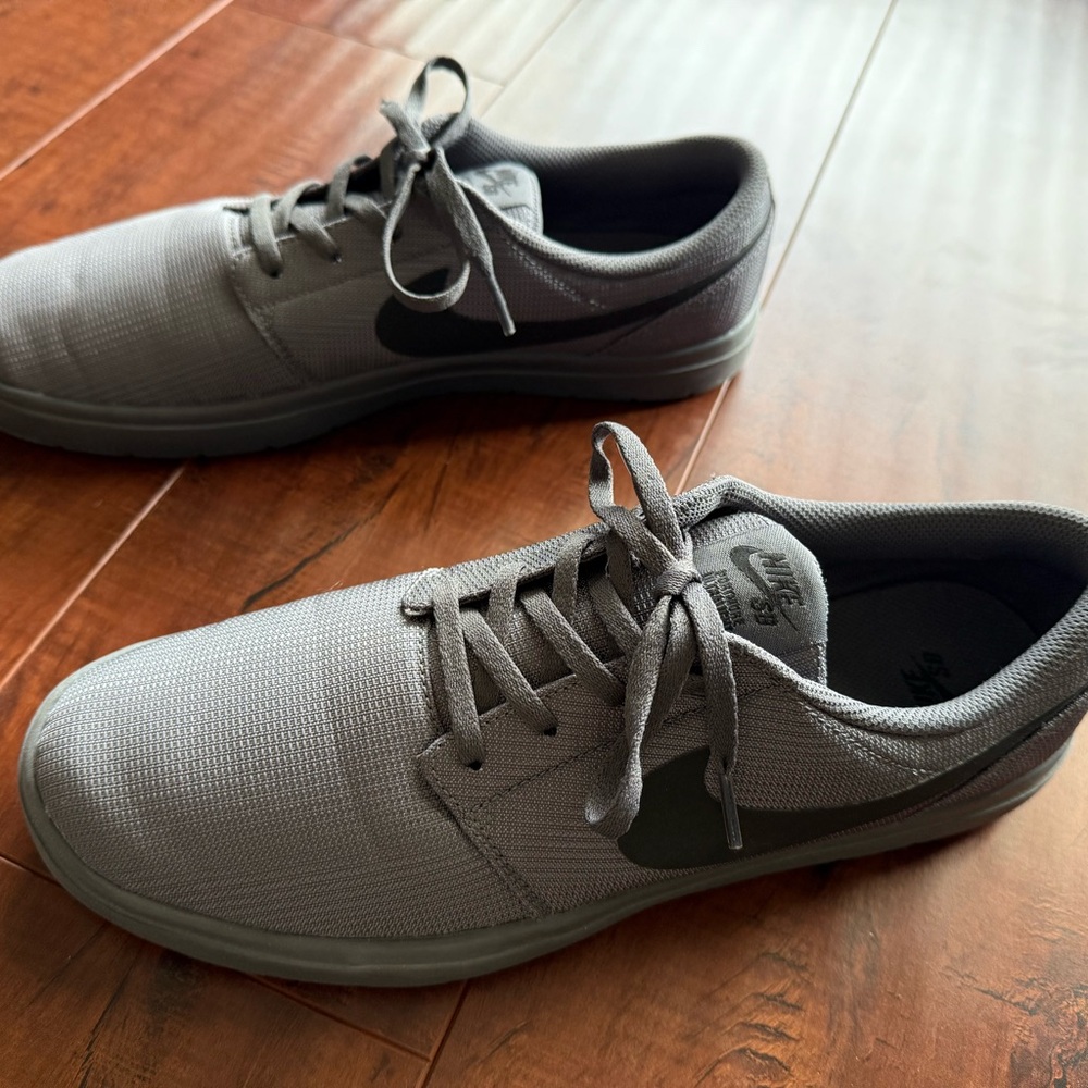 Nike SB Portmore 2 Ultralight Sneakers Dark Grey Like New Size 11
